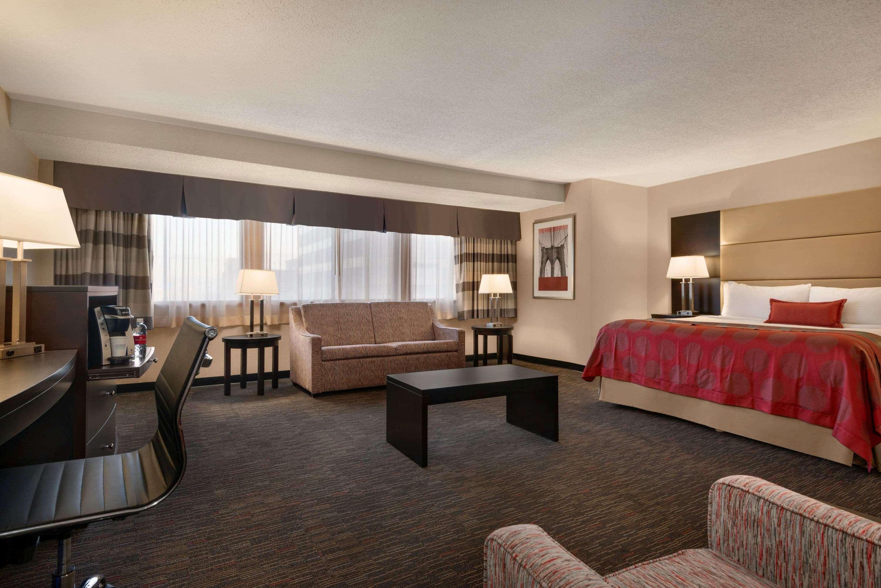 Hotel Ramada Plaza By Wyndham Regina Downtown Esterno foto