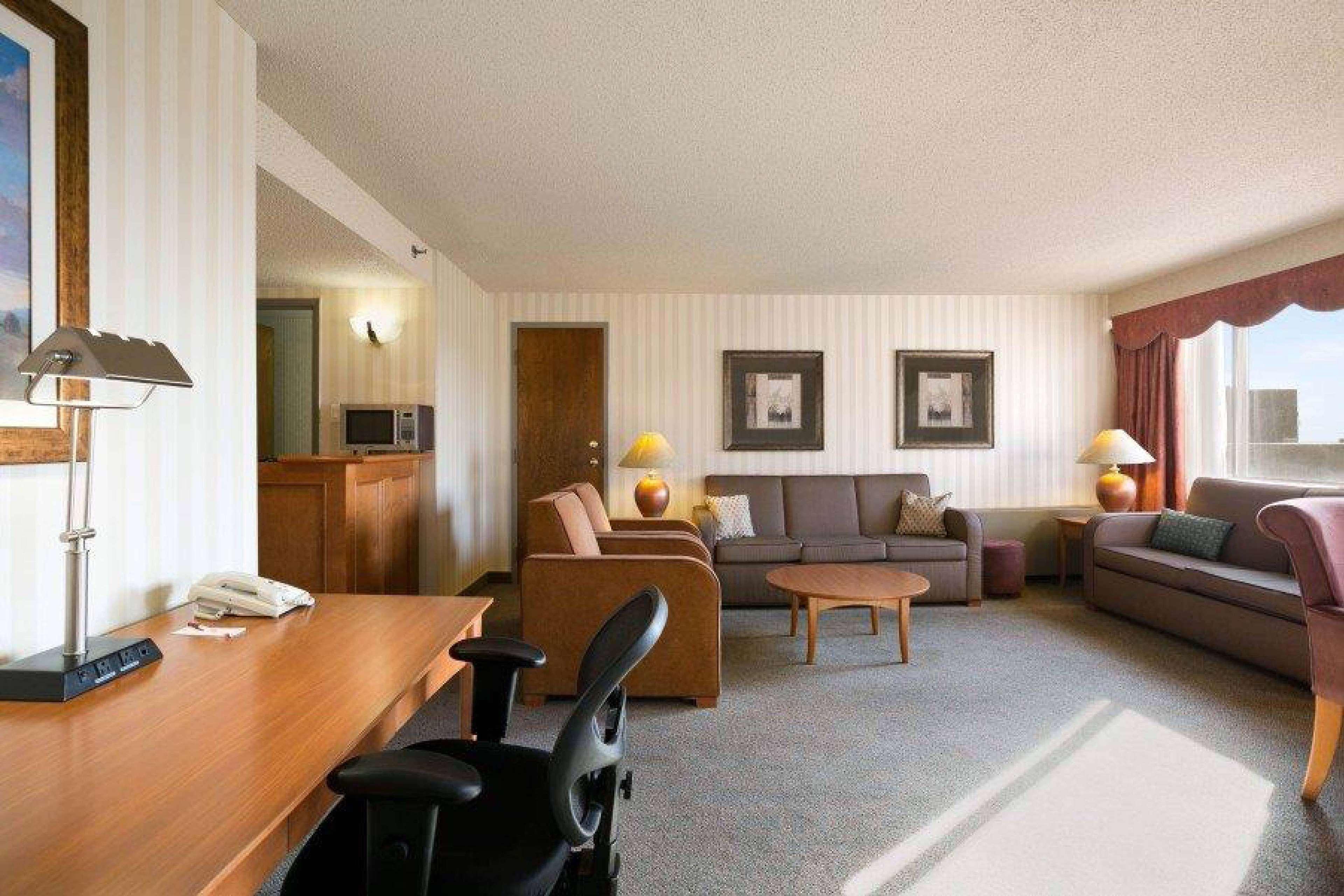 Hotel Ramada Plaza By Wyndham Regina Downtown Esterno foto