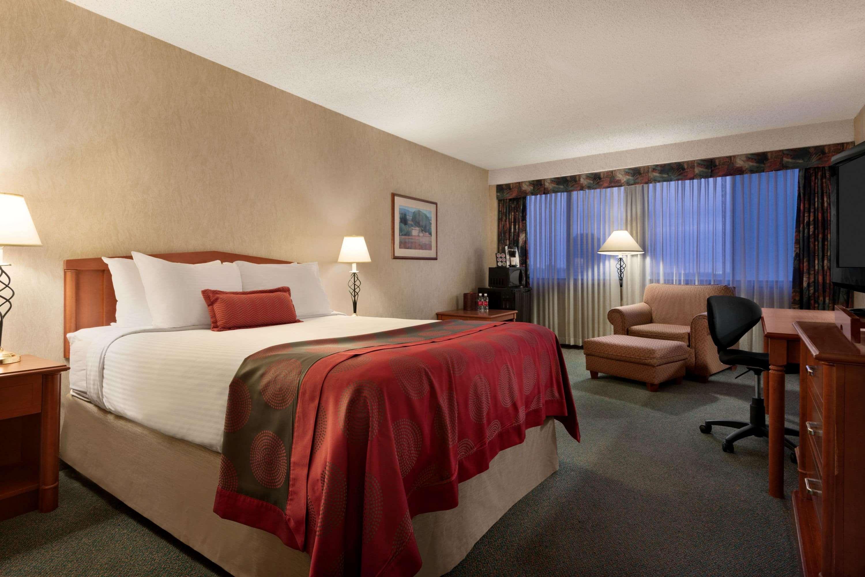 Hotel Ramada Plaza By Wyndham Regina Downtown Esterno foto
