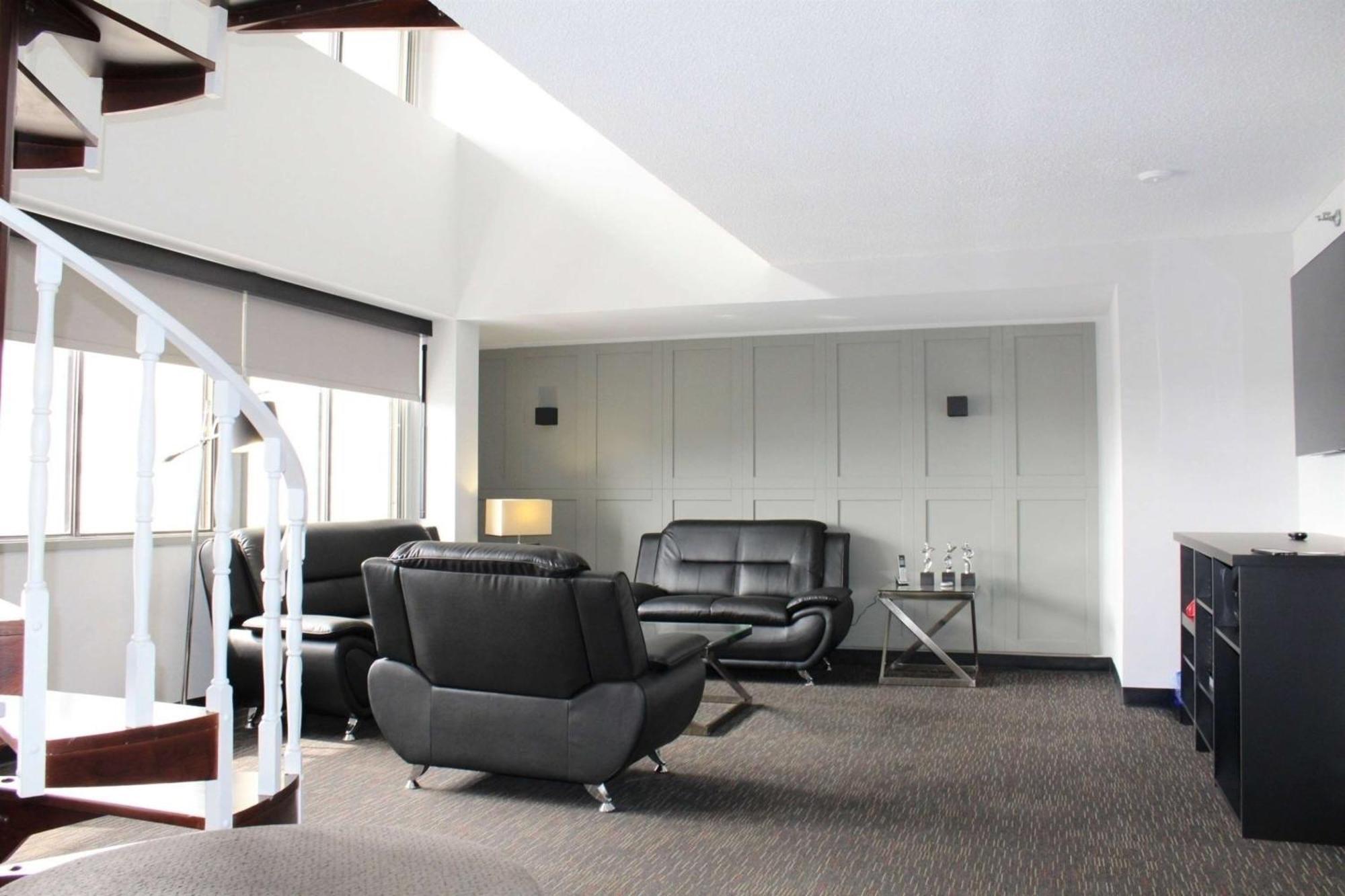 Hotel Ramada Plaza By Wyndham Regina Downtown Esterno foto