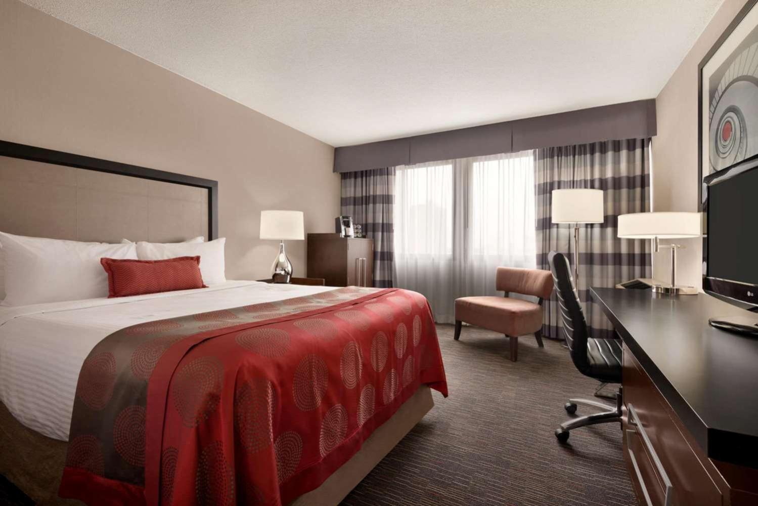 Hotel Ramada Plaza By Wyndham Regina Downtown Esterno foto