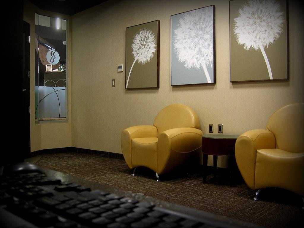 Hotel Ramada Plaza By Wyndham Regina Downtown Esterno foto