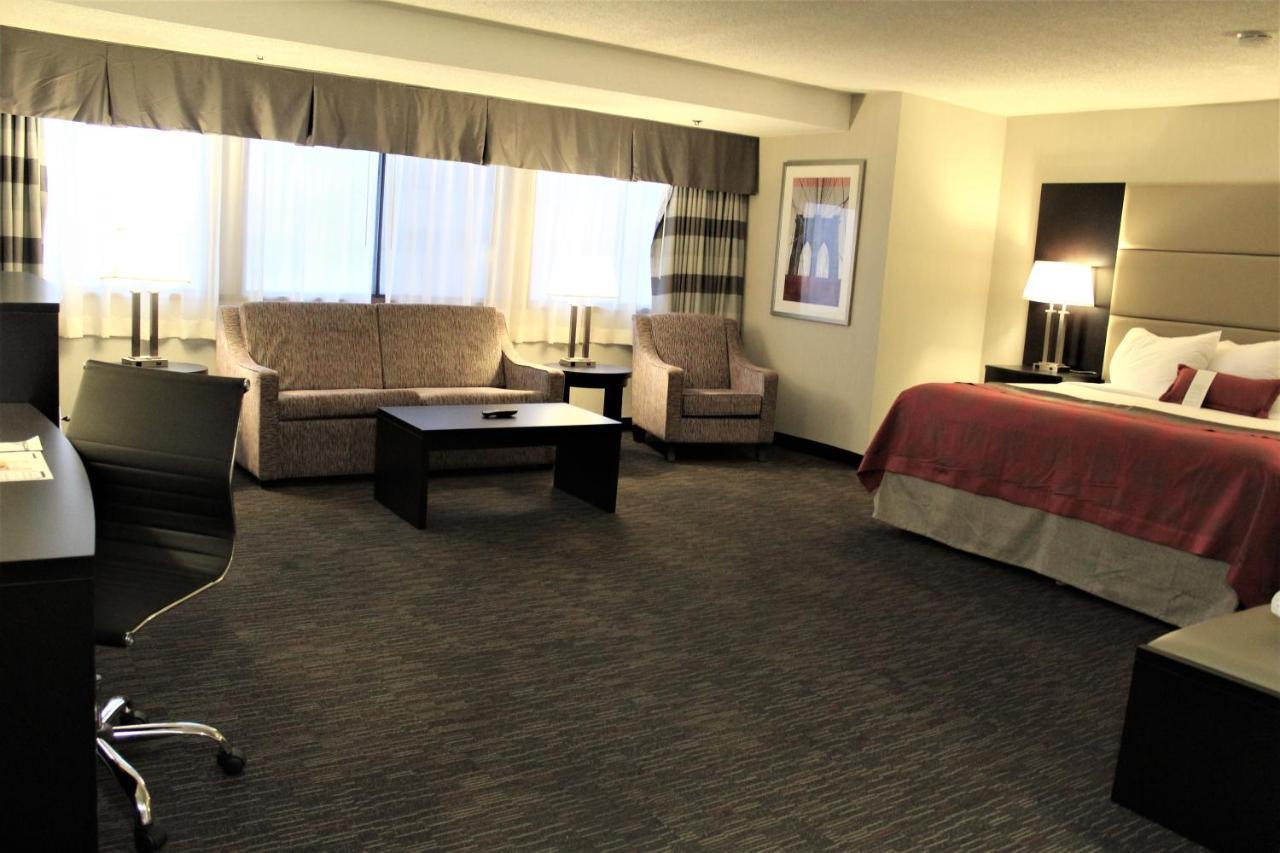 Hotel Ramada Plaza By Wyndham Regina Downtown Esterno foto